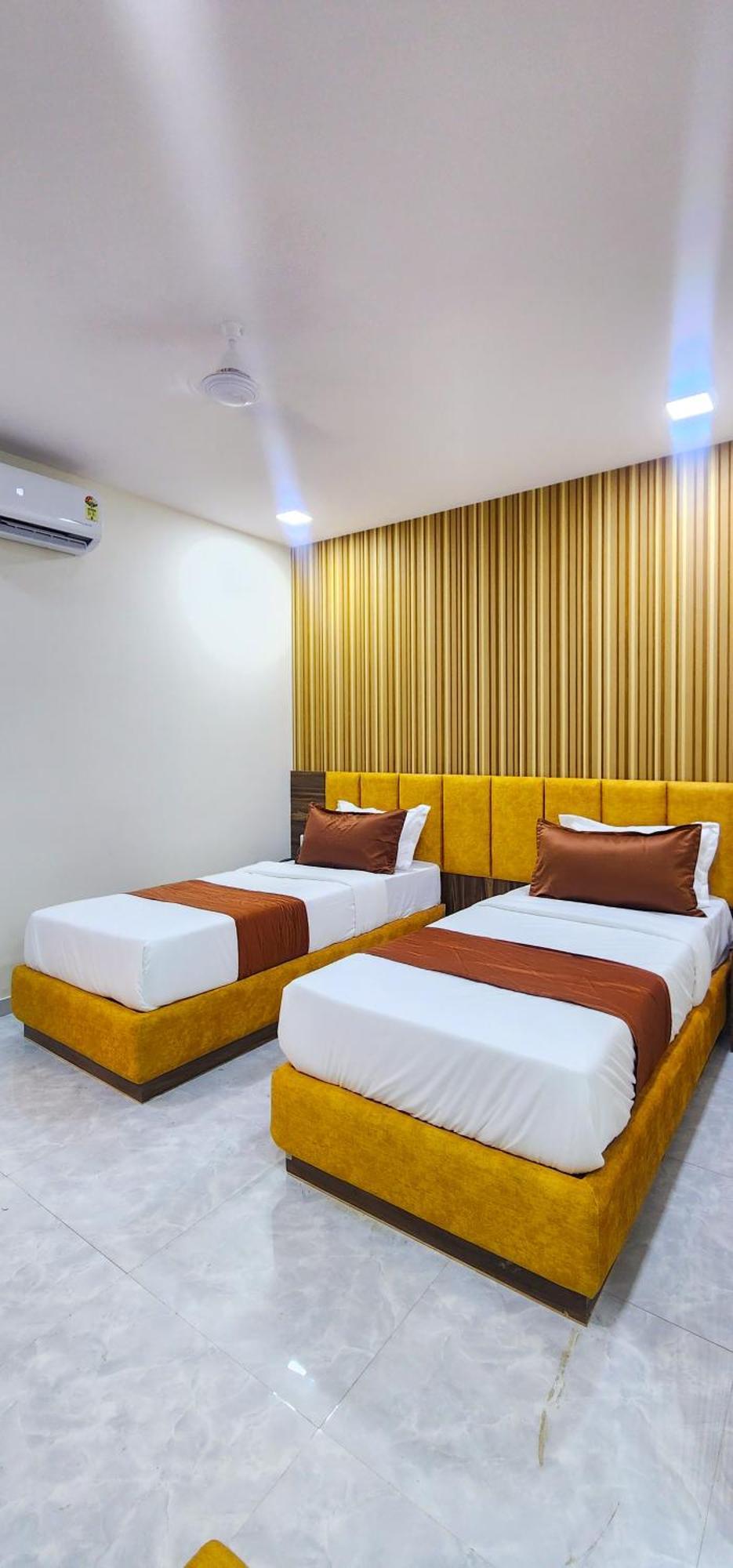 אחמדאבאד Hotel Nova Blue מראה חיצוני תמונה