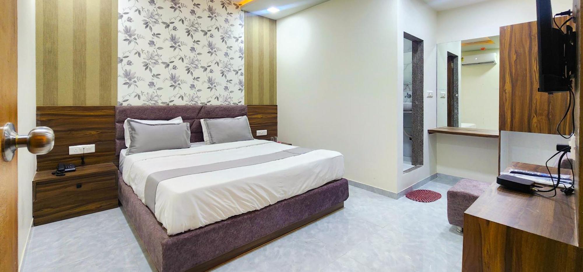 אחמדאבאד Hotel Nova Blue מראה חיצוני תמונה