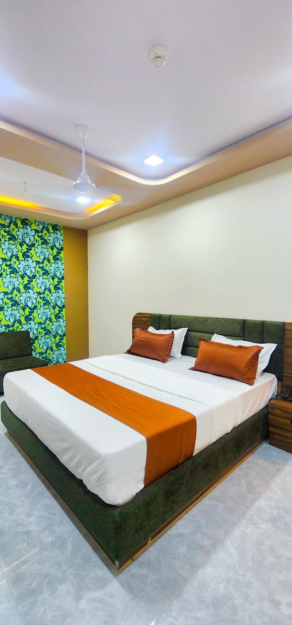 אחמדאבאד Hotel Nova Blue מראה חיצוני תמונה