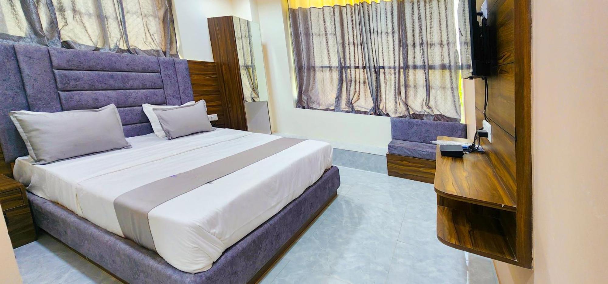 אחמדאבאד Hotel Nova Blue מראה חיצוני תמונה