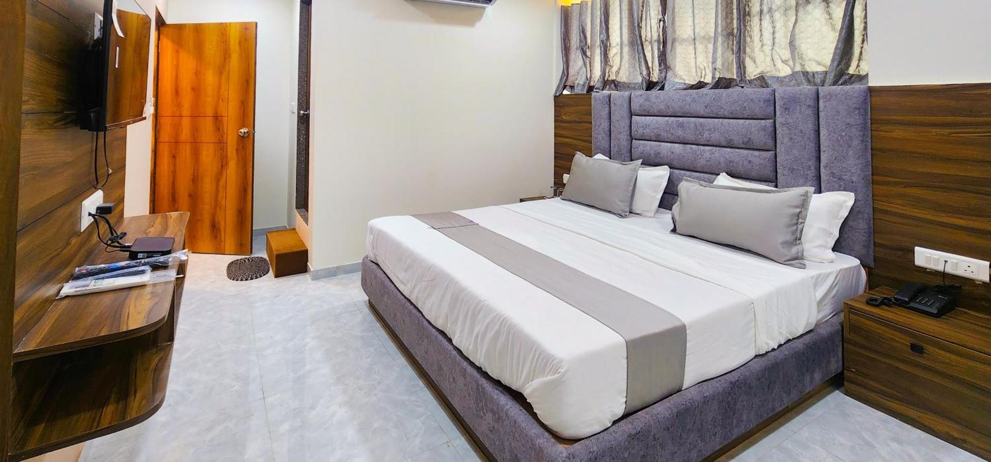 אחמדאבאד Hotel Nova Blue מראה חיצוני תמונה