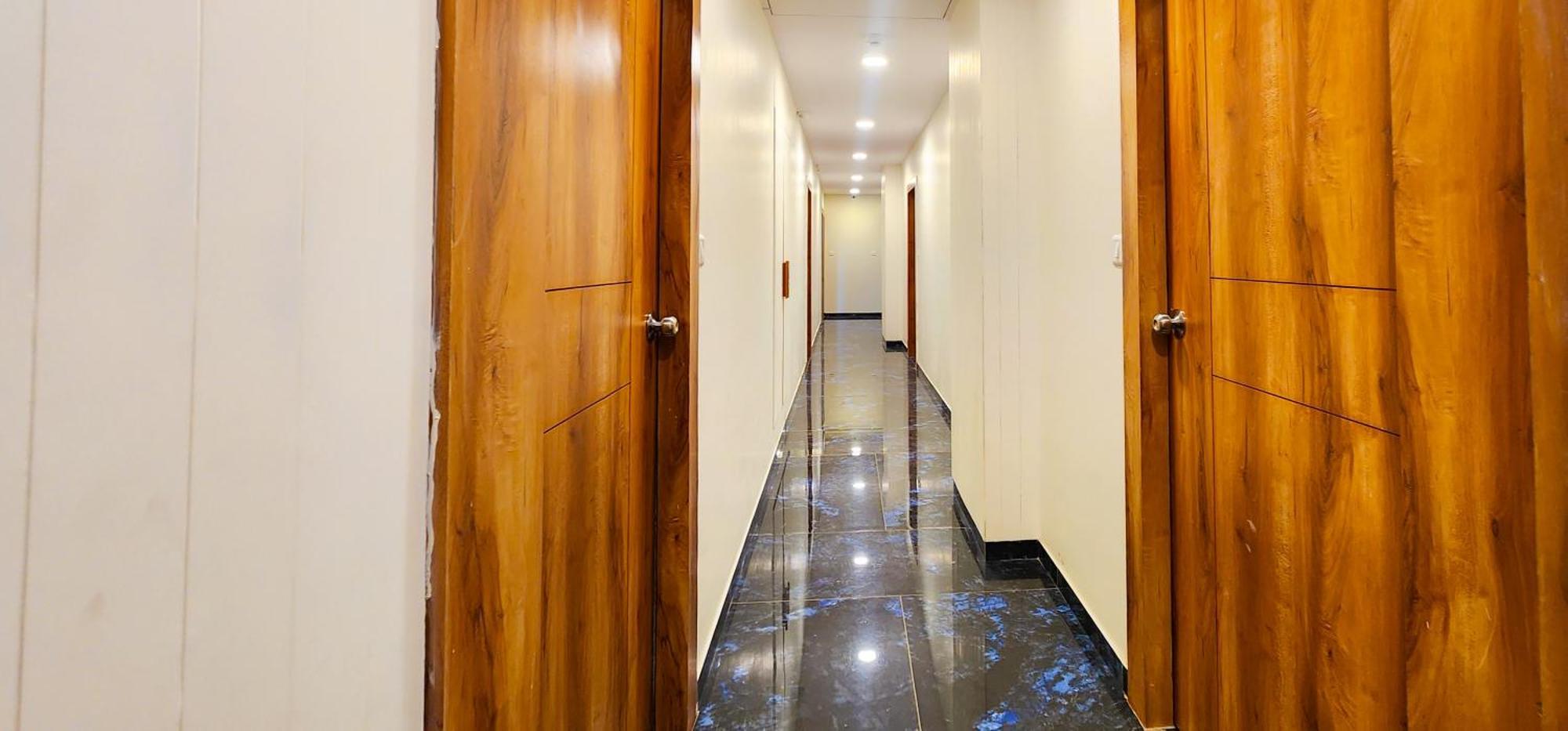 אחמדאבאד Hotel Nova Blue מראה חיצוני תמונה