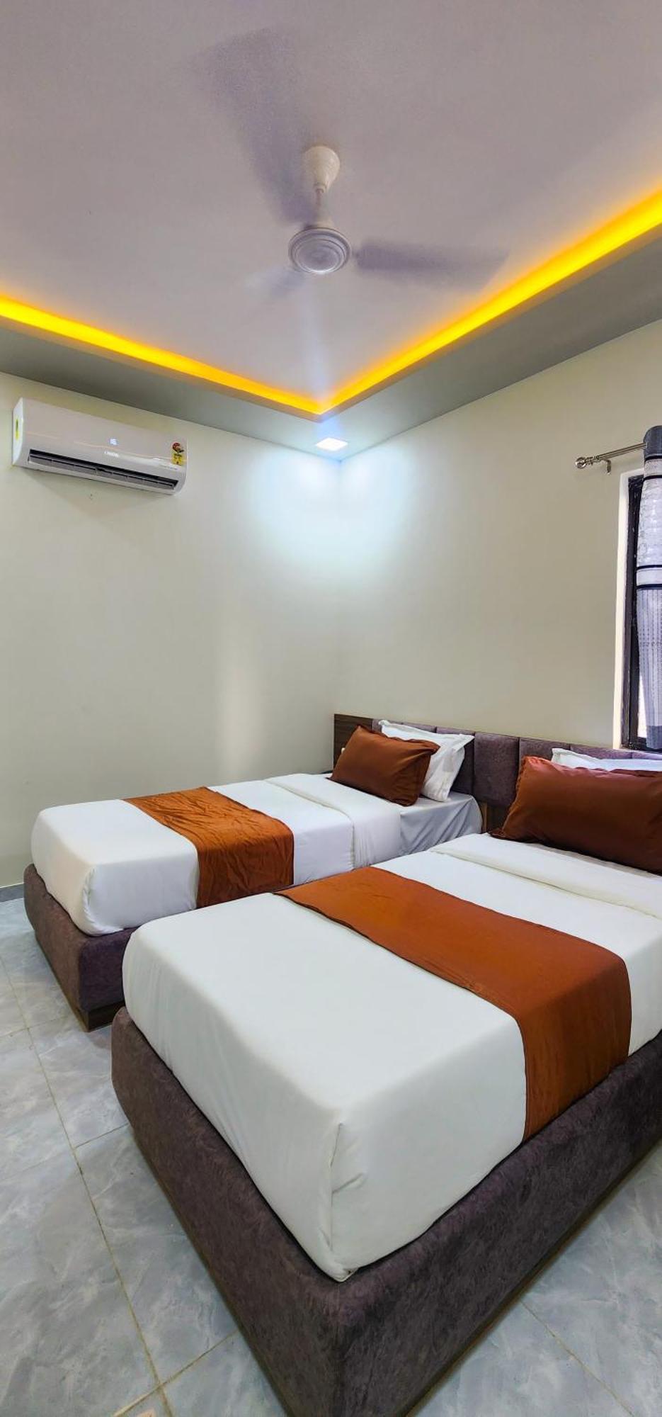 אחמדאבאד Hotel Nova Blue מראה חיצוני תמונה