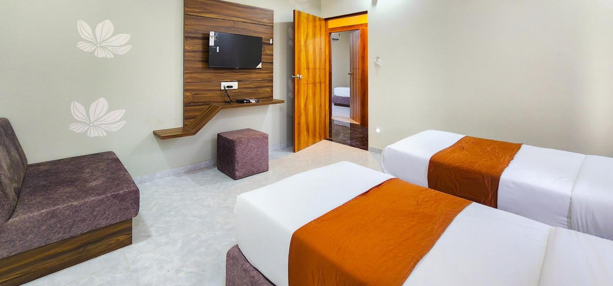 אחמדאבאד Hotel Nova Blue מראה חיצוני תמונה