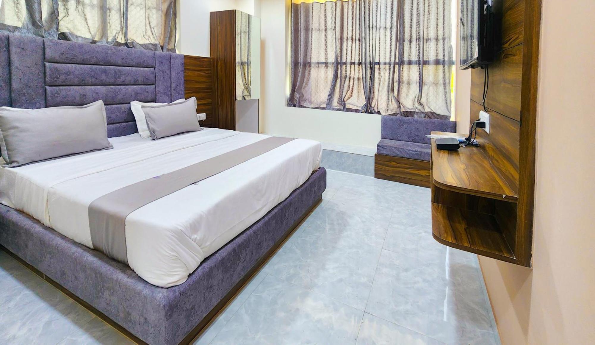 אחמדאבאד Hotel Nova Blue מראה חיצוני תמונה