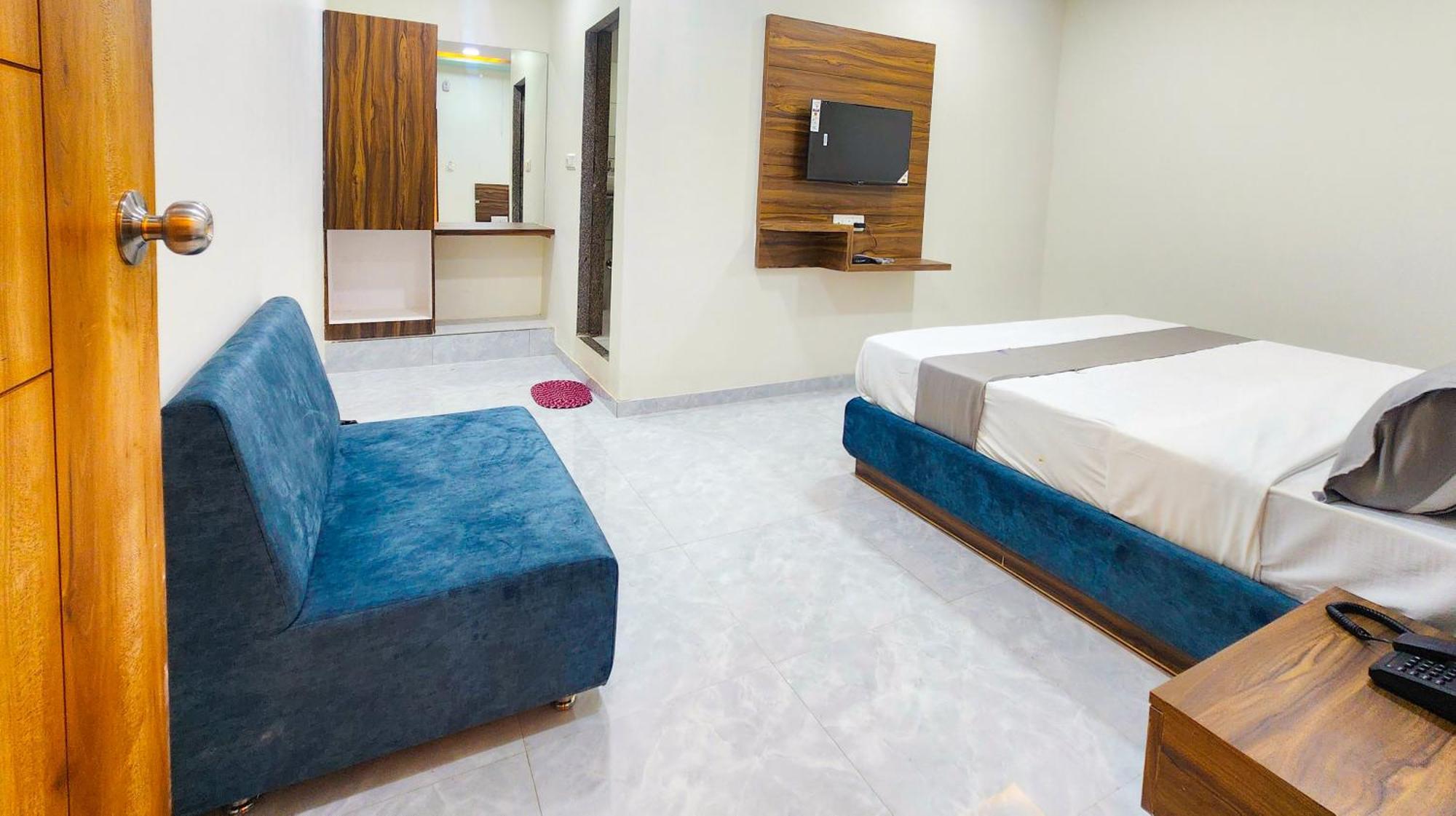 אחמדאבאד Hotel Nova Blue מראה חיצוני תמונה