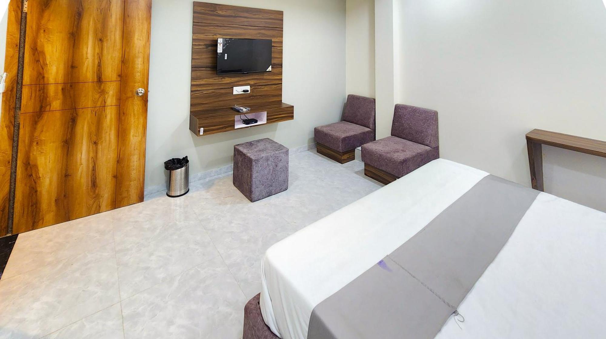 אחמדאבאד Hotel Nova Blue מראה חיצוני תמונה