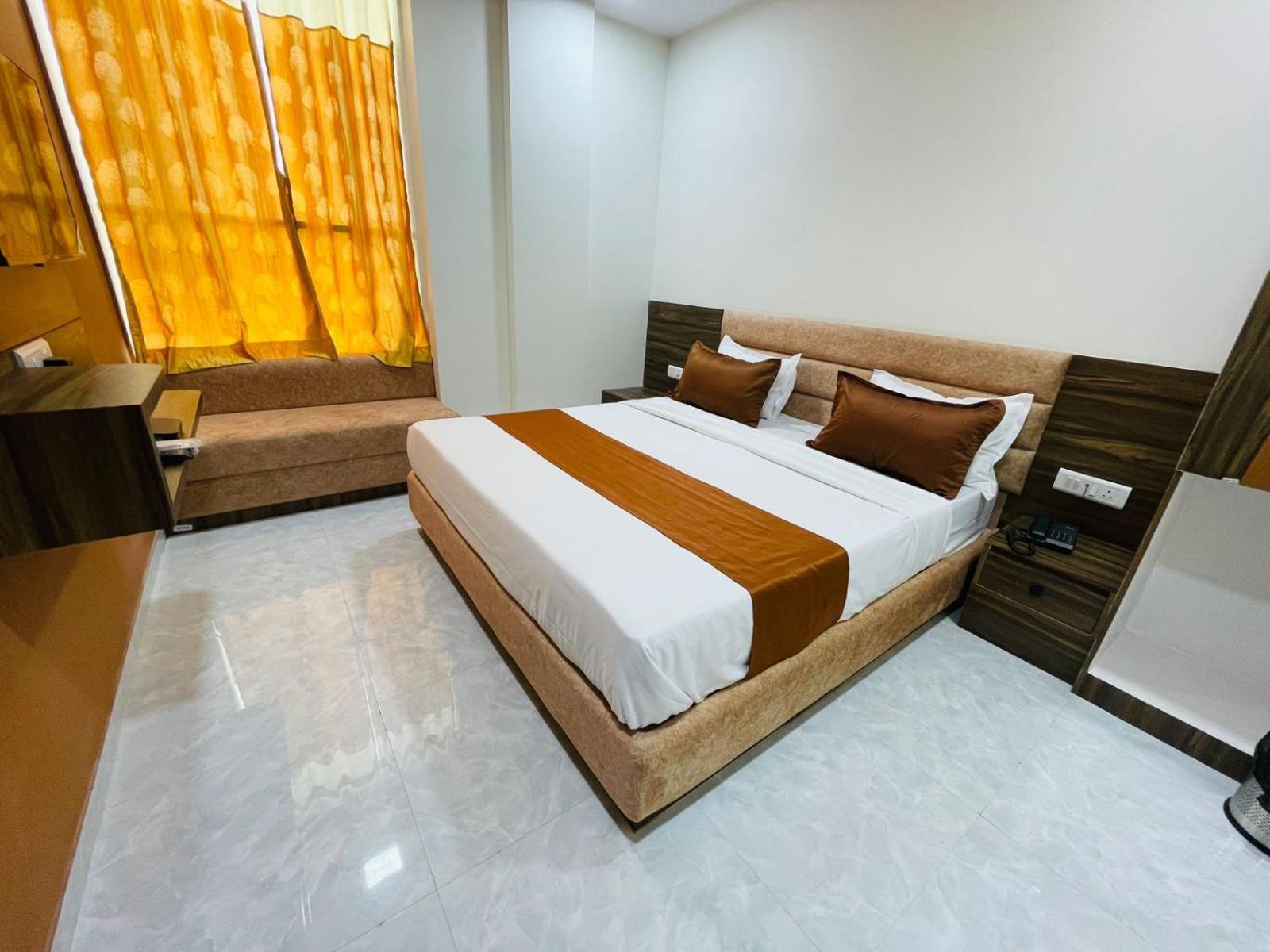 אחמדאבאד Hotel Nova Blue מראה חיצוני תמונה