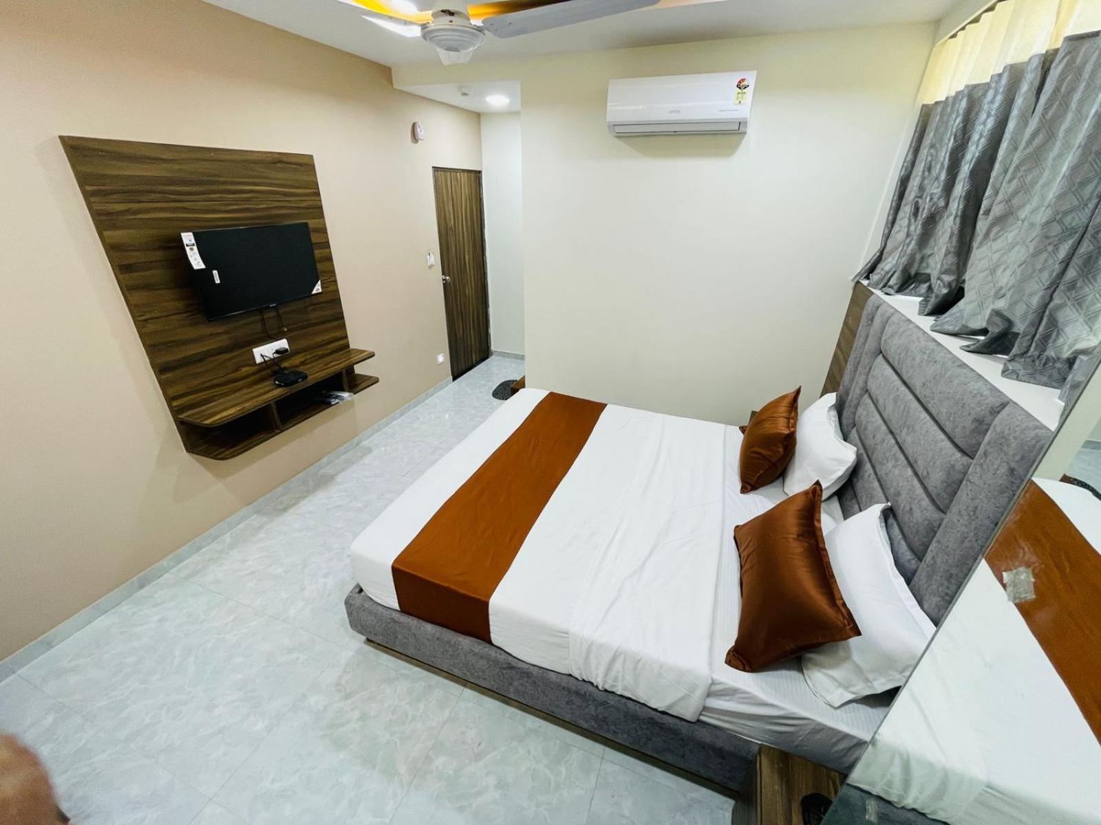 אחמדאבאד Hotel Nova Blue מראה חיצוני תמונה