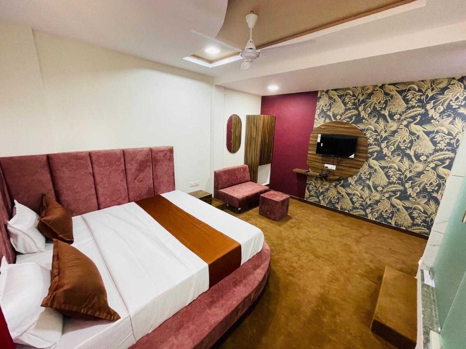 אחמדאבאד Hotel Nova Blue מראה חיצוני תמונה